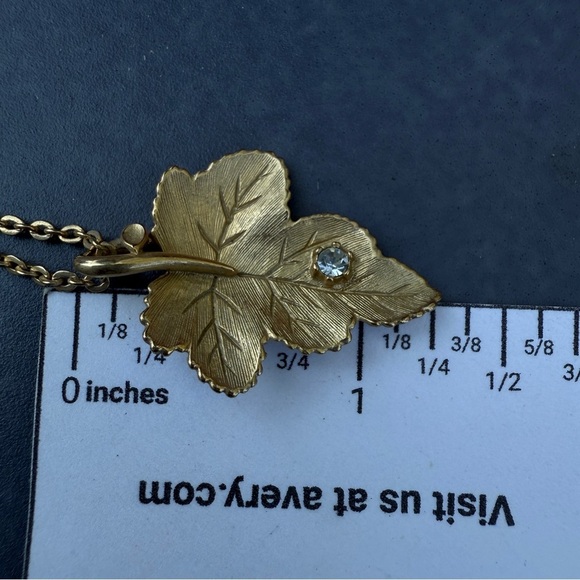 Avon Gold Leaf Necklace with Crystal Accent - Picture 14 of 14